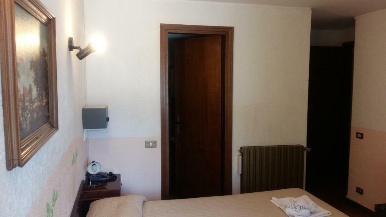 Hotel Rondanino Lanzo D'intelvi Exterior photo
